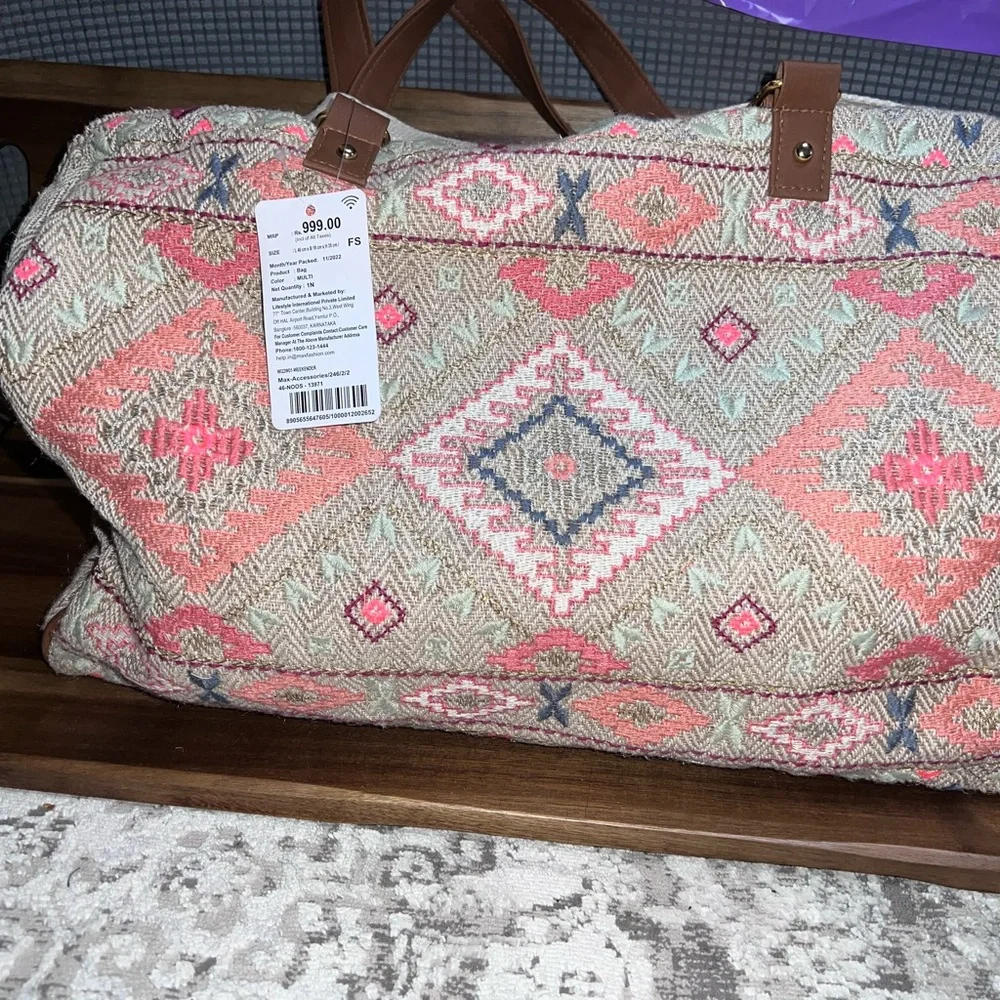 Elegant Tan and Pink Women's Tote Bag - Picture 2 of 8